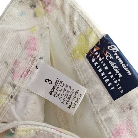 Bullhead Black Denim Paint Print Tie Dye Cutoff Shorts, Size 3 - Picture 2 of 8